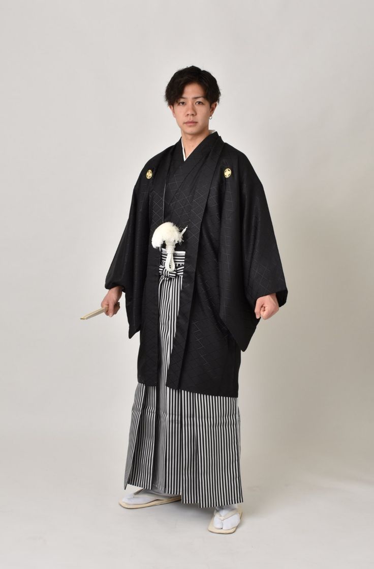 A japán vőlegény esküvői ruhája – amikor az egyszerűség méltósággal találkozik