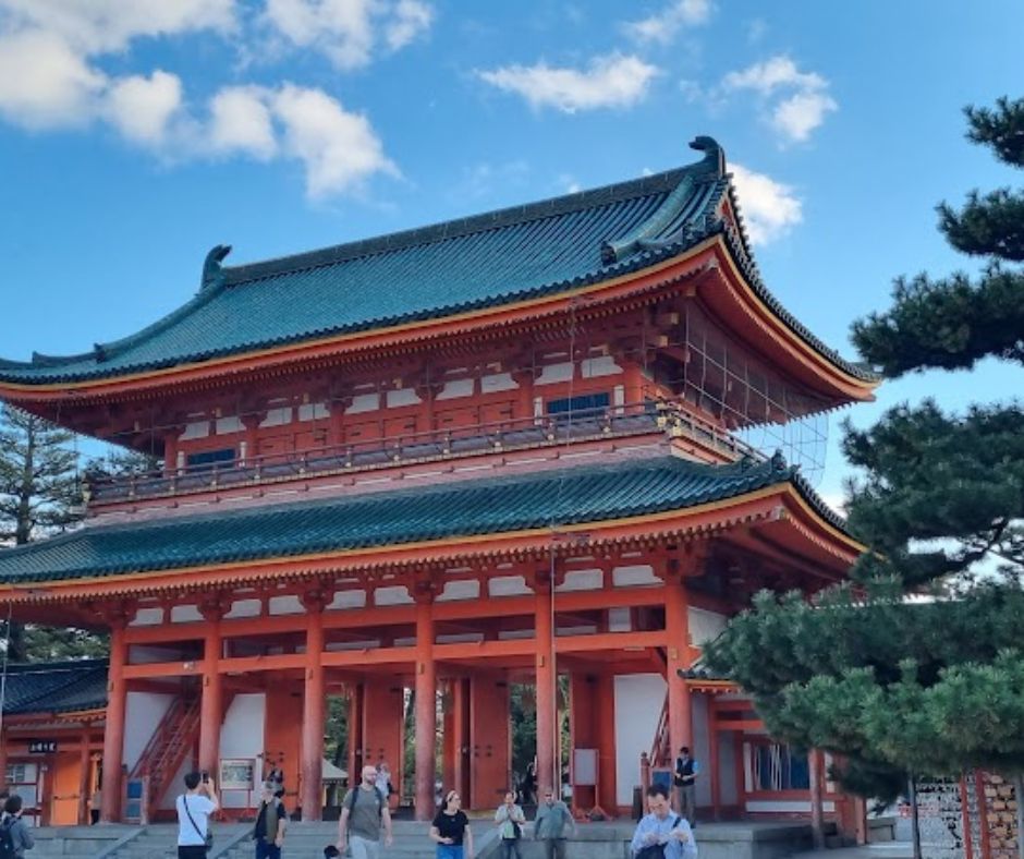 Heian-szentély – Kyoto időtlen kapuja