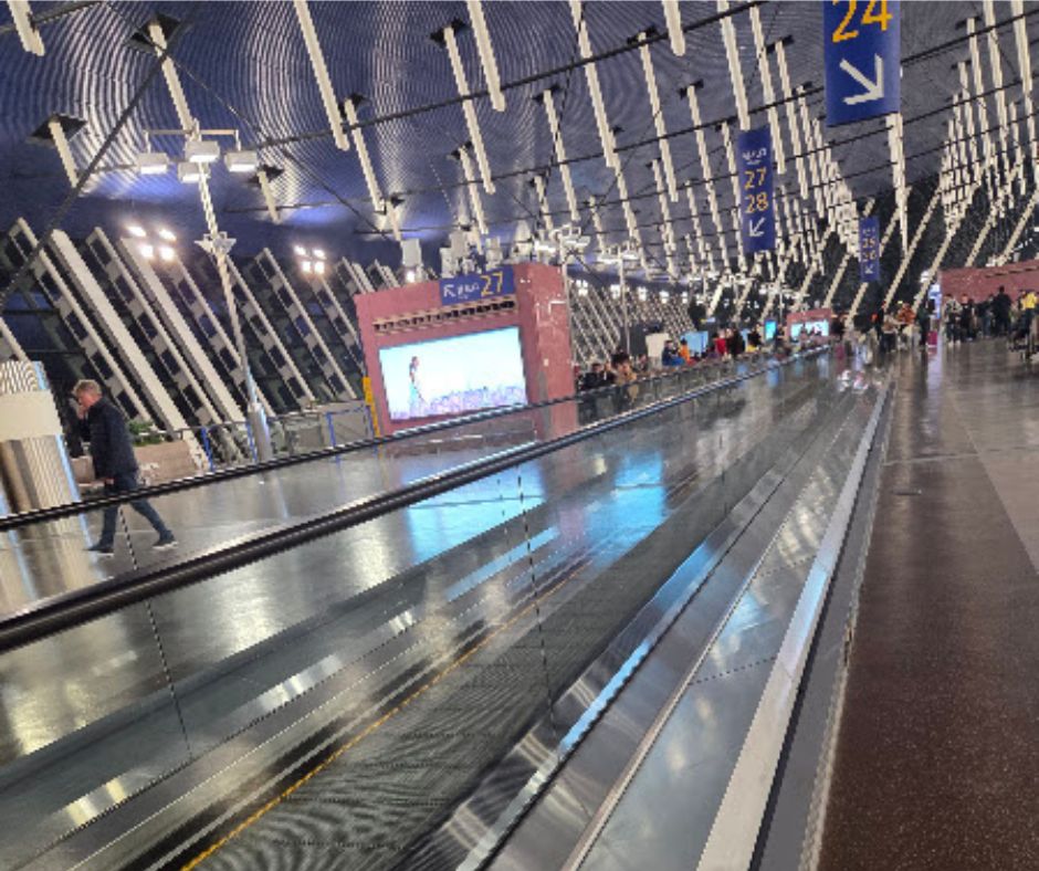 17 Japán mese. 2025. November 14.